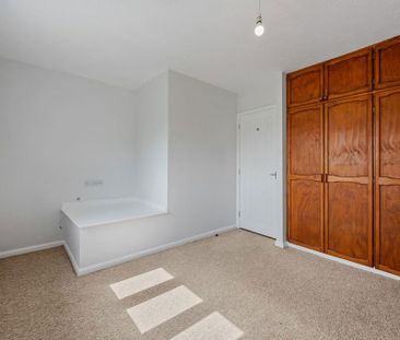 2 bedroom semi-detached house to rent - Photo 3