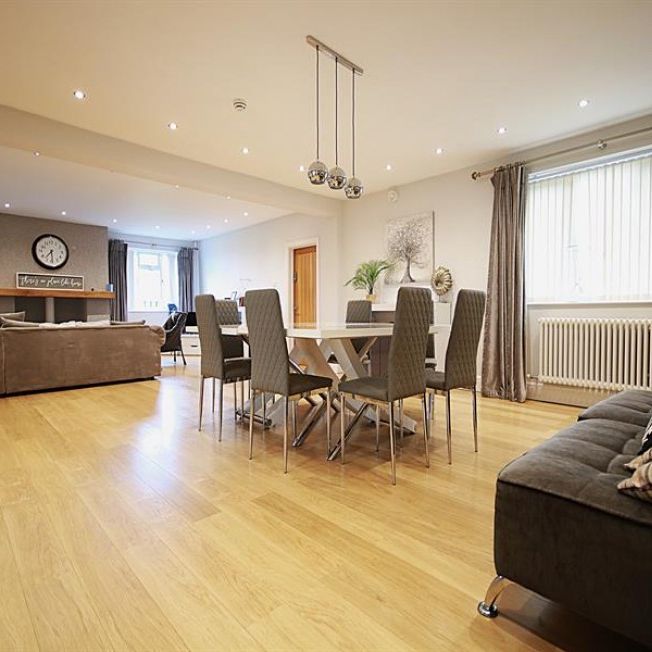 6 Bedroom Detached To Let - Photo 1