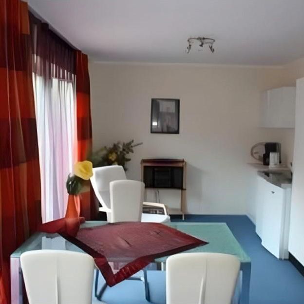 Möbliertes Wohnen mit riesiger Terrasse direkt am Wasser! - Photo 1