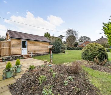 3 Bedroom Bungalow - Darvill Road, Ropley - Photo 6