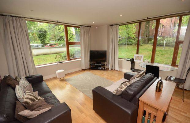 5 Stratfield House, Wellington Park Terrace, BELFAST, BT9 6DR - Photo 1