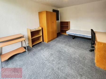 Woods Avenue, Hatfield, AL10 - Photo 2