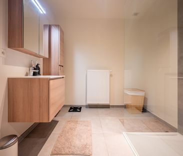 KRUISHOUTEM - Ruim appartement (102 m²) met 3 SLPK. én autostaanplaats - Foto 2