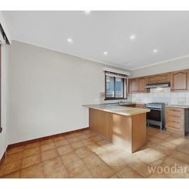 Location & Low Maintenance Family Home - Photo 1