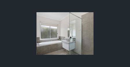 Family Home On The Lake - Photo 3