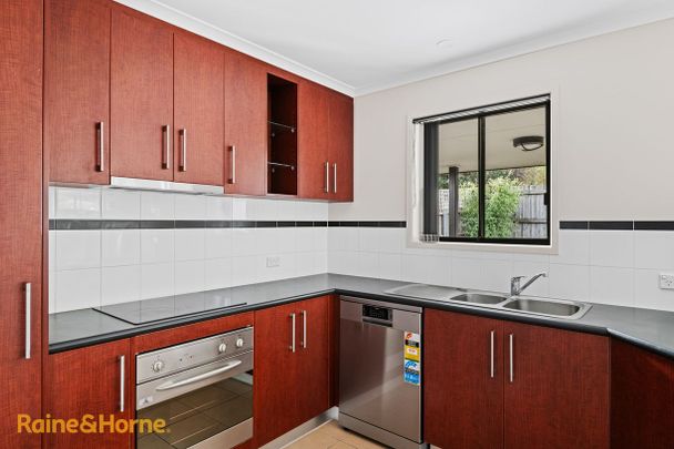 2/5 Honey Eater Court, Kingston, TAS 7050 - Photo 1