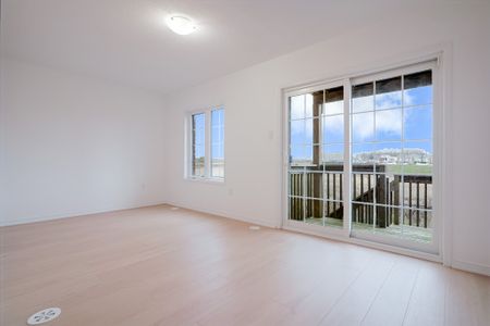 For Lease - 2655 Deputy Minister Path, Oshawa, Ontario - Photo 2