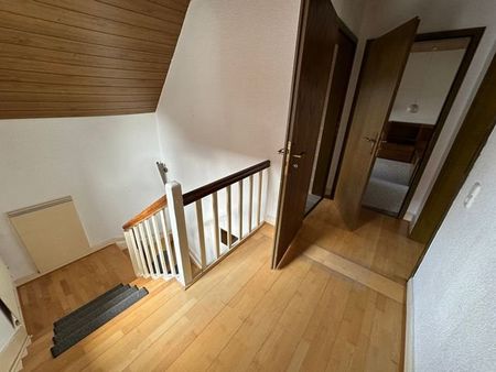 SCHADE IMMOBILIEN - Große Maisonette-Wohnung in der Nähe von der Parkstraße zu vermieten! - Photo 2