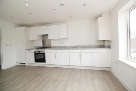 1 bedroom in a house share to rent - Photo 4