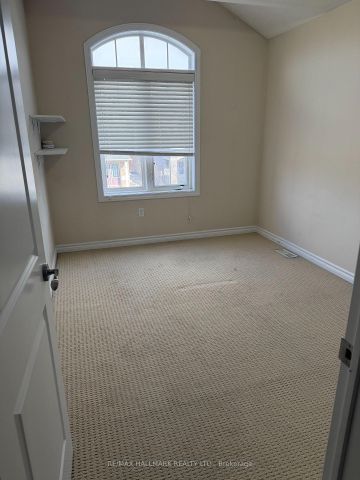 For Lease - 74 Lloyd Crescent, Brampton, Ontario - Photo 4