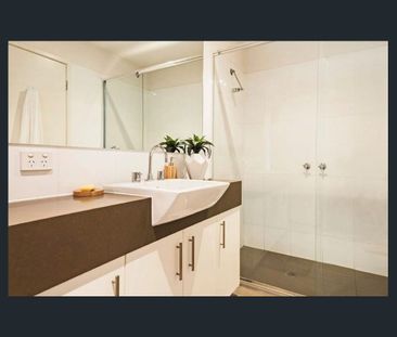 Spacious Apartment In The Heart Of Mordialloc - Photo 4