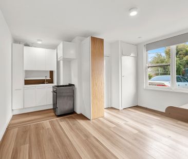 16/82 Beaconsfield Parade, Albert Park VIC 3206 - Studio For Rent |... - Photo 2