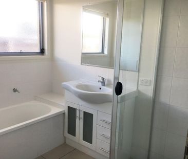 96 Oldmill Drive, Beaconsfield - Photo 5