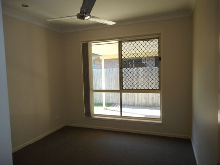 BEAUTIFUL HOME WITH HUGE ENTERTAINMENT AREA! - Photo 3