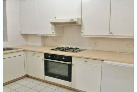 1 Bed Flat, Stuart House, W14 - Photo 5