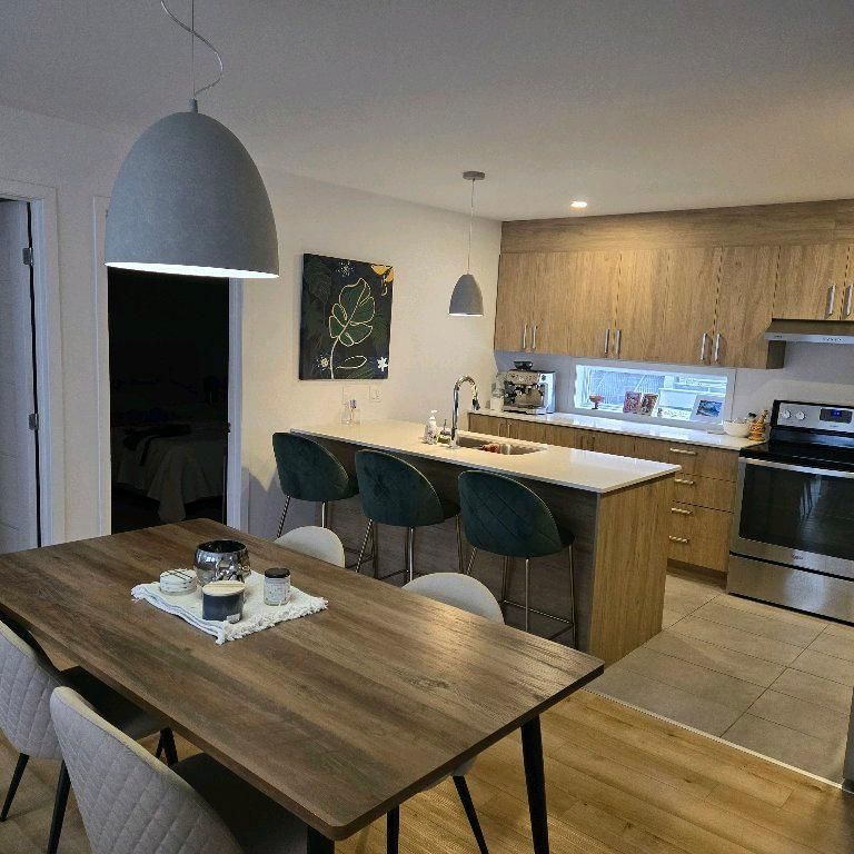 5 1/2 à céder 1er mars 3 grandes chambres 2 salles de bain - Photo 1