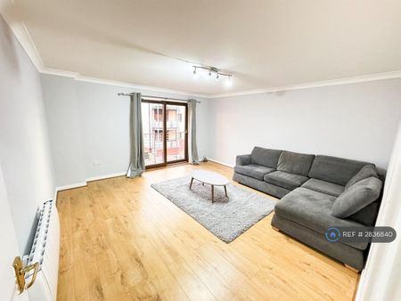 2 bedroom flat to rent - Photo 3