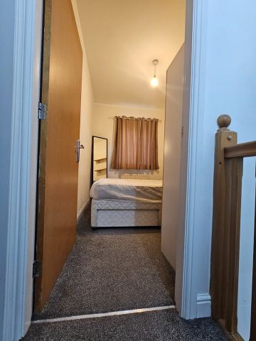 Room in a Shared House, Bankwell Street, M15 - Photo 4