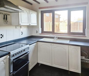 3 Bedroom House to Rent in Barlow Close, Rothwell, Kettering, North... - Photo 2