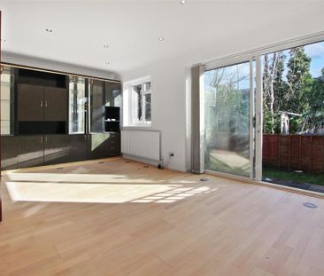 3 bedroom end of terrace house to rent - Photo 2