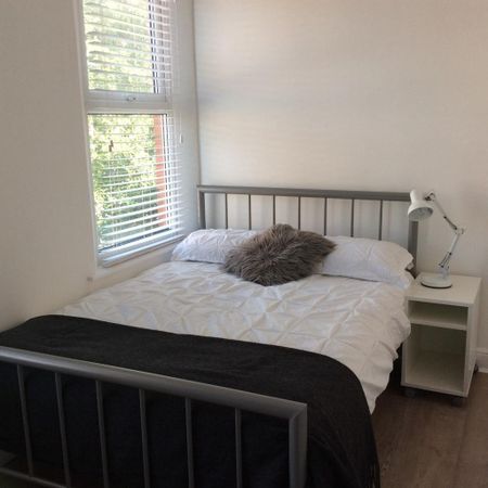 4 bedroom private hall to rent - Photo 5