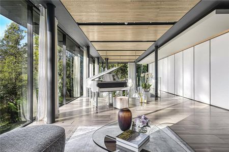 6 bedroom detached house to rent - Photo 3