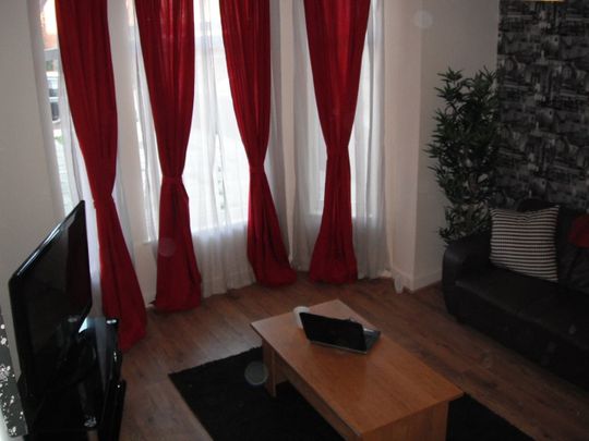 5 Bed Terraced House, Nelson Street, M7 - Photo 1