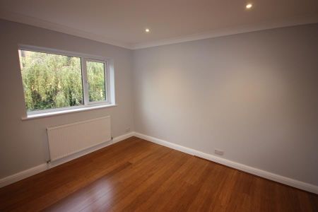 2 bedroom semi-detached house to rent - Photo 4