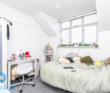 5 bed Semi-Detached House for Rent - Photo 4