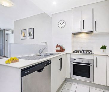 Well Presented Apartment! - Photo 3