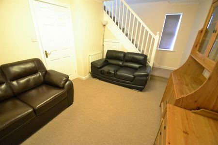 3 bedroom terraced house to rent - Photo 3