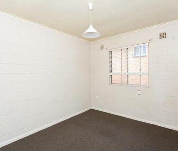 1/13 Adams Street, Queanbeyan - Photo 2