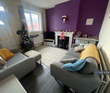 2 bedroom semi-detached house to rent - Photo 2