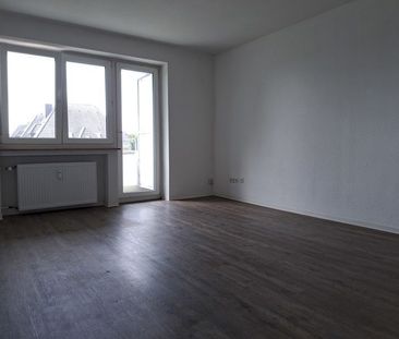 Renoviert und bezugsfertig... große 2-Raumwohnung am Crönpark mit B... - Foto 1