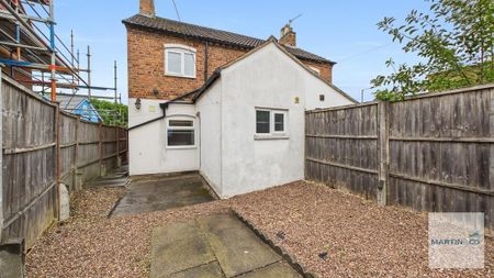 2 bedroom semi-detached house to rent - Photo 2