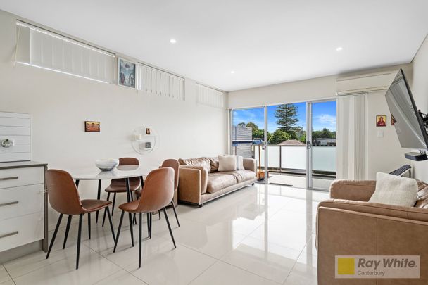 Spacious 2-Bedroom Apartment for Rent - Photo 1