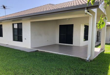 32 Derwent Cct, Kelso QLD 4815 - House For Rent | Domain - Photo 2