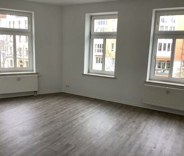 Frisch sanierte 2R-Wohnung mit Badewanne UND Dusche sowie Fußbodenh... - Foto 1