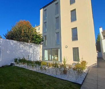 2 bed flat for rent in Corstorphine - Photo 2