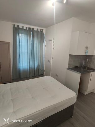 Studio to rent - Photo 1