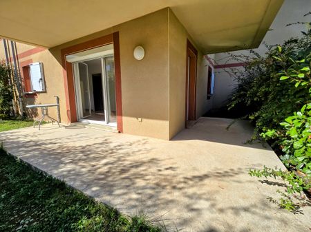 Malemort - Appartement T2 meublé avec terrasse et garage - Photo 4