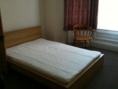 4 Bed - Lisson Grove, Plymouth - Photo 4