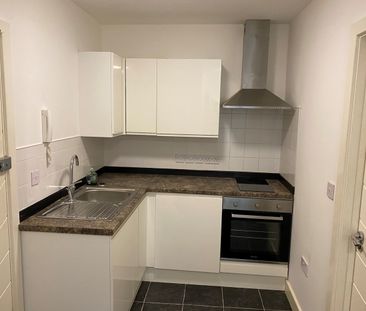Bedsit, Alexandra House, SO14 - Photo 4