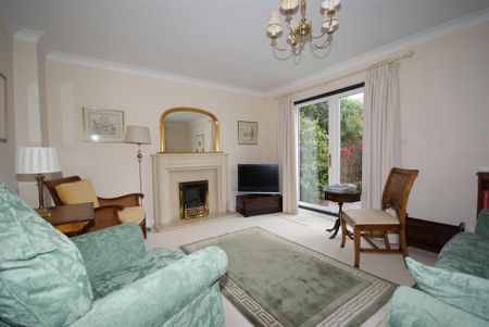 3 bedroom semi-detached house to rent - Photo 3