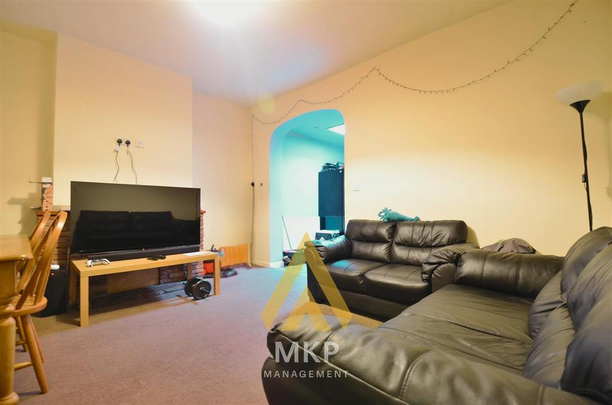 5 bedroom terraced house to rent - Photo 1