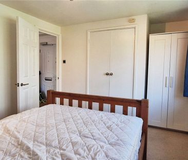 Buckingham Avenue, Perivale, Greenford, Middlesex, UB6 7RD - Photo 5