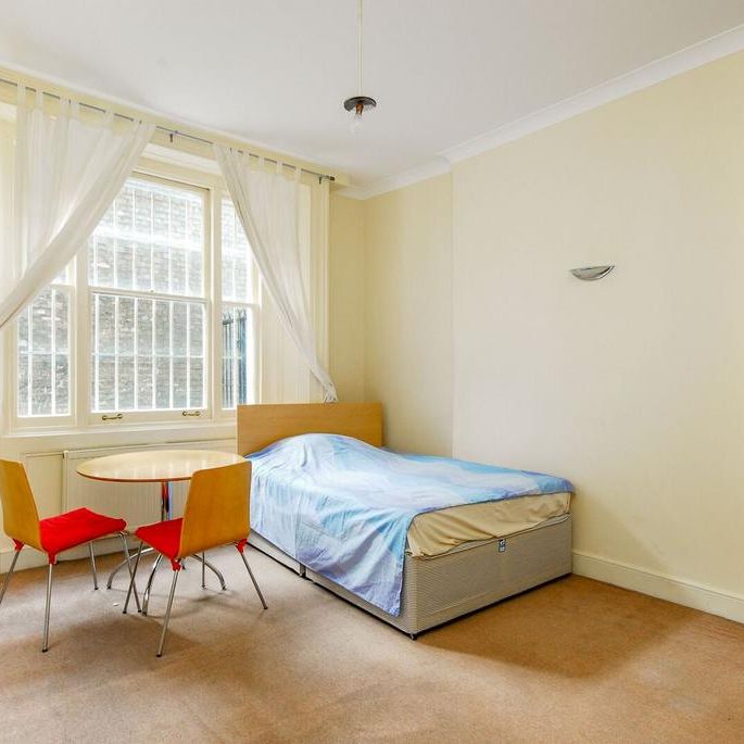 Studio to rent - Photo 1