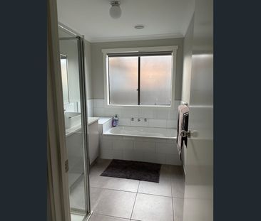 29 Botany Way, Cranbourne East, Vic 3977 - Photo 4