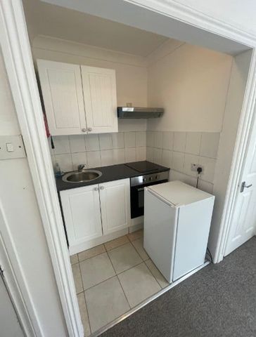 Studio Flat, Brentfield Gardens, NW2 - Photo 4