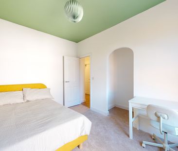 65 Forest Road Flat 4 - Photo 3